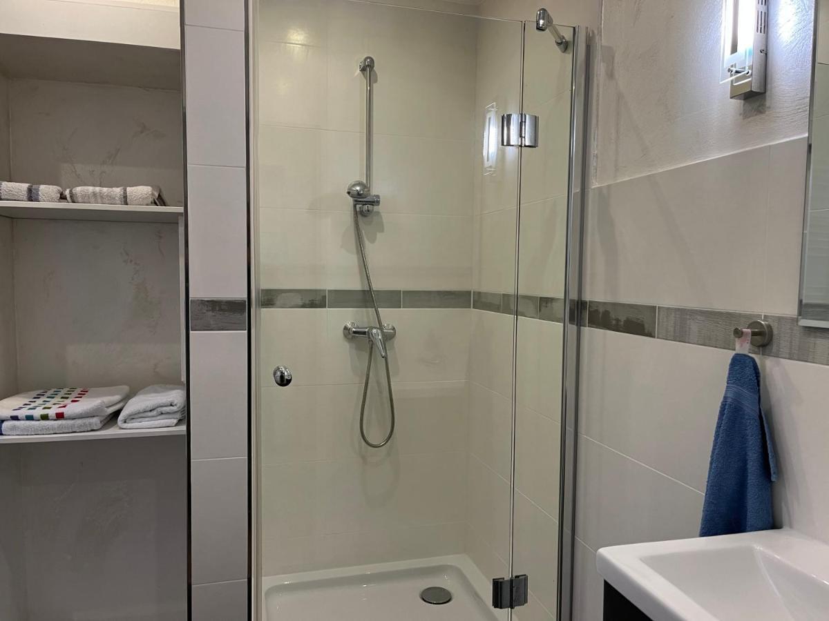 Bakker Huus Eg Apartment Емден Екстериор снимка